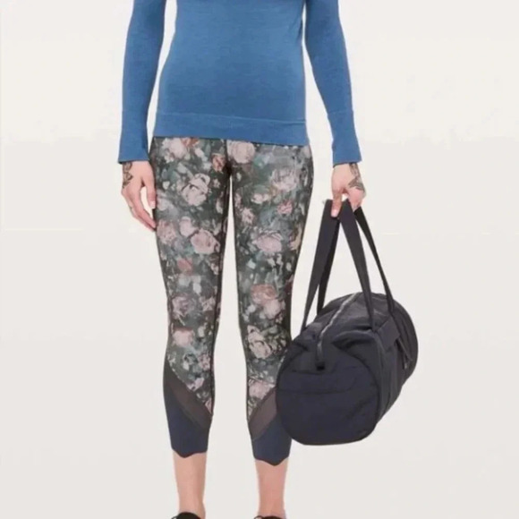 Lululemon Wunder Under Crop II Special Edition Scallop Leggings 23" - Picture 8 of 8